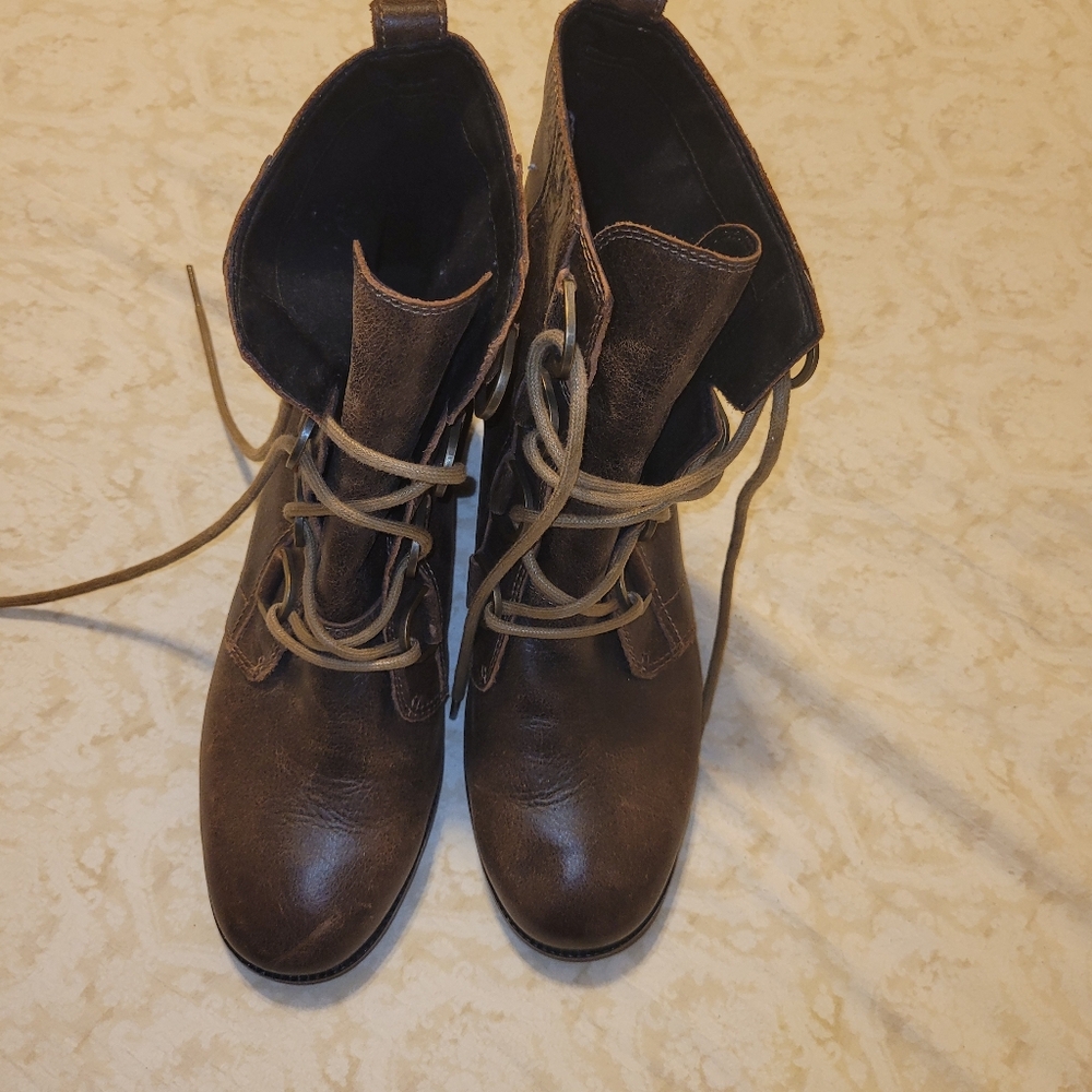 Sorel leather boot size 10